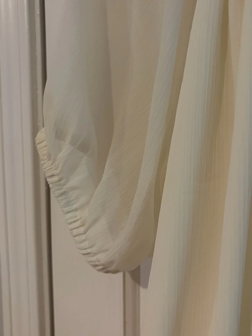 LOFT Cream Sheer Peasant Blouse Puff Sleeve Tie Hem Size Small NWT